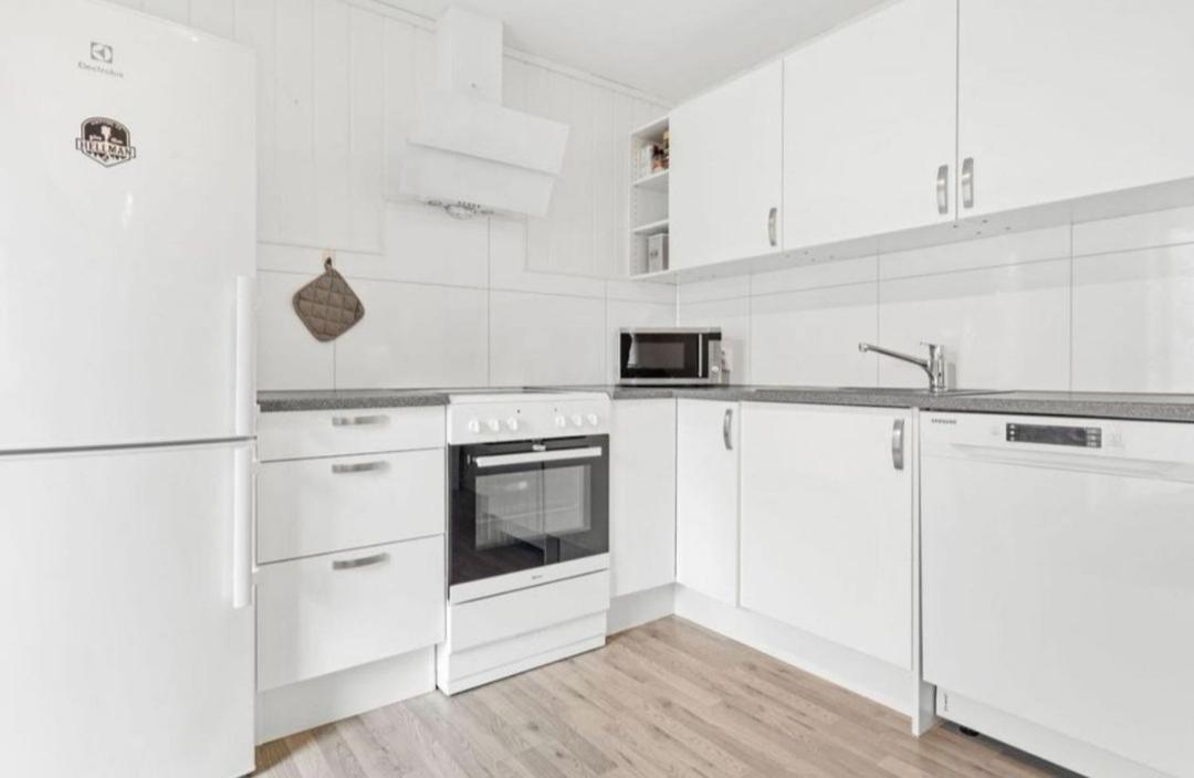 Lovely 1 Bedroom Downstairs Condo With Free Parking Place สโวลแวร์ ภายนอก รูปภาพ